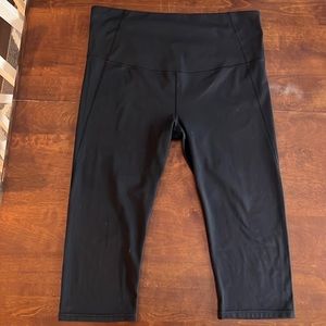 GAP Maternity GAPFit Blackout Full Panel Capris